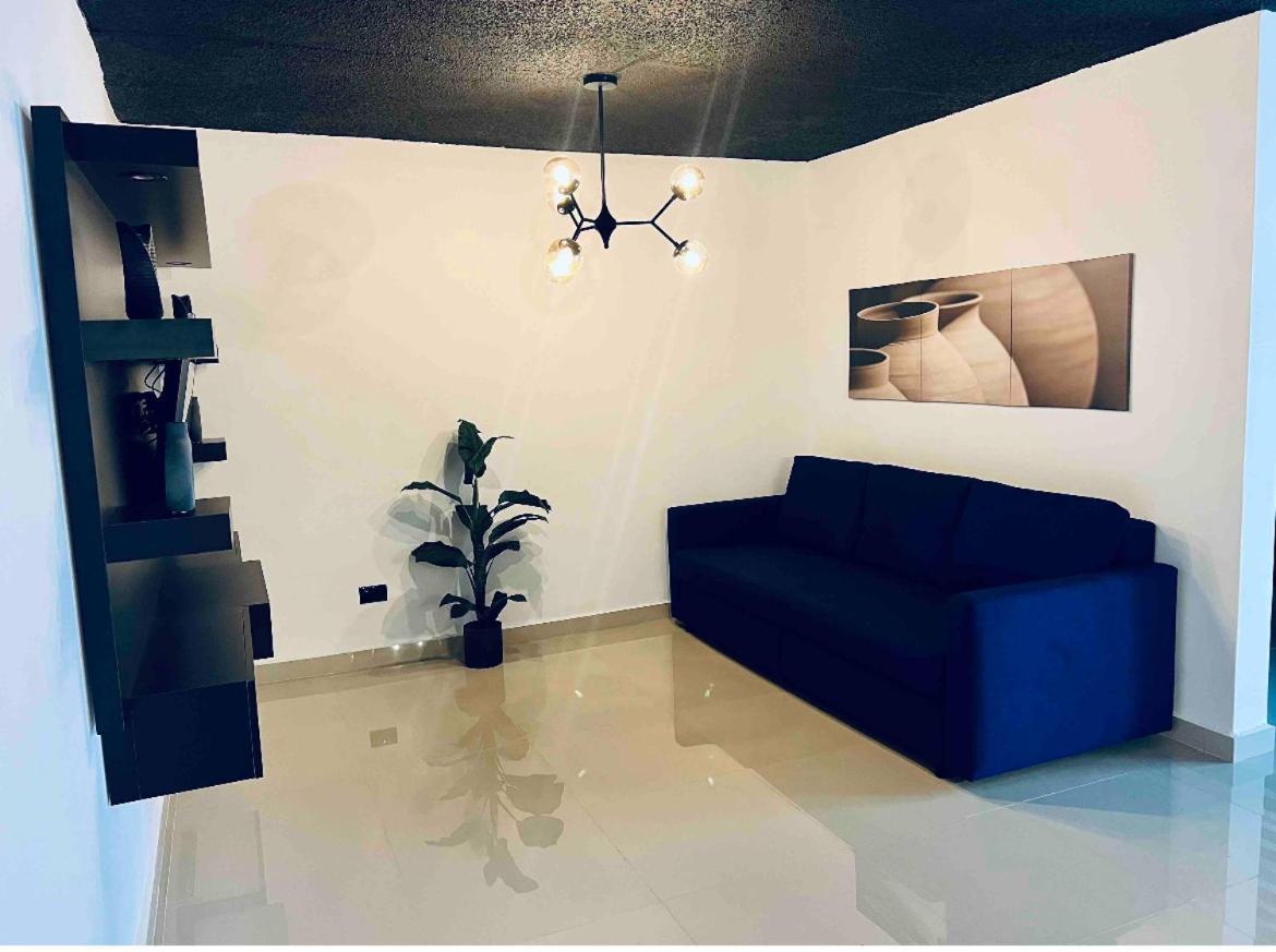 North Breeze Guest House 1 レビットタウン エクステリア 写真